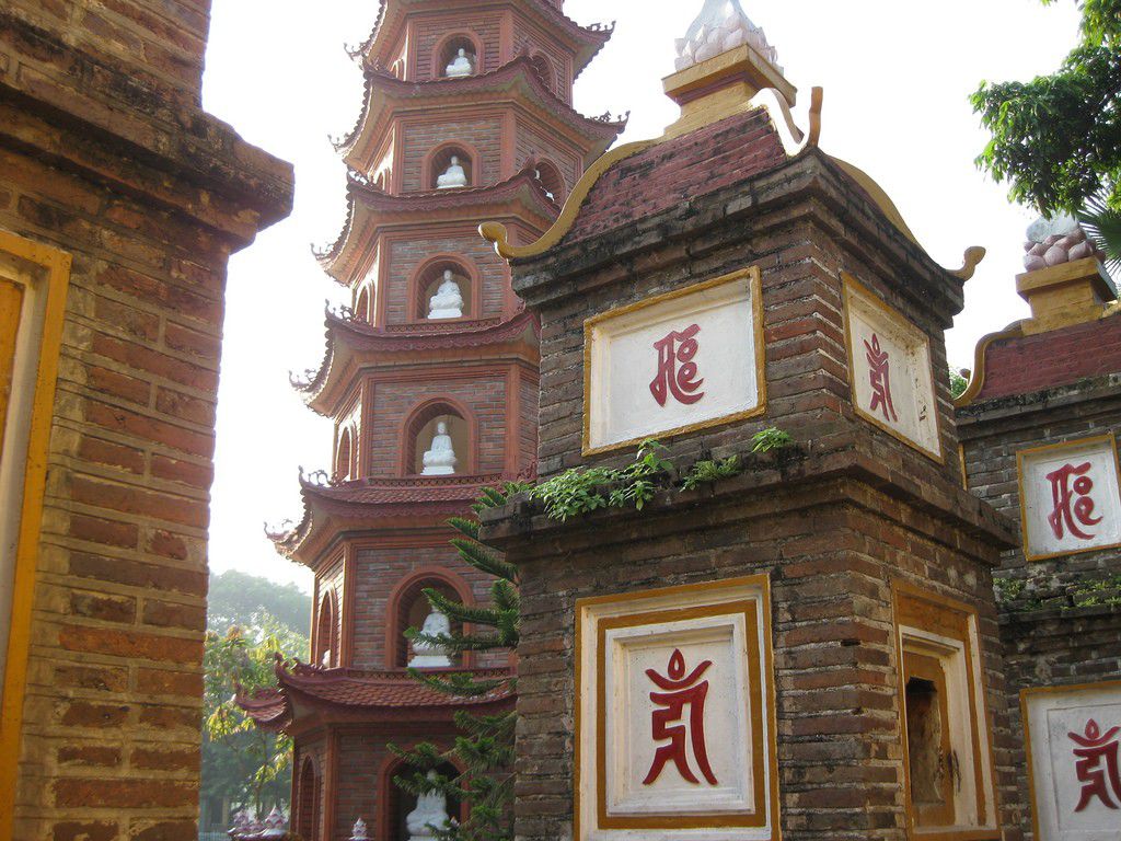 ベトナムの古都ハノイでお寺巡り！人気観光スポットおすすめ３選