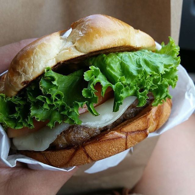 カリフォルニア発！ロサンゼルスの人気ハンバーガーチェーン店３選