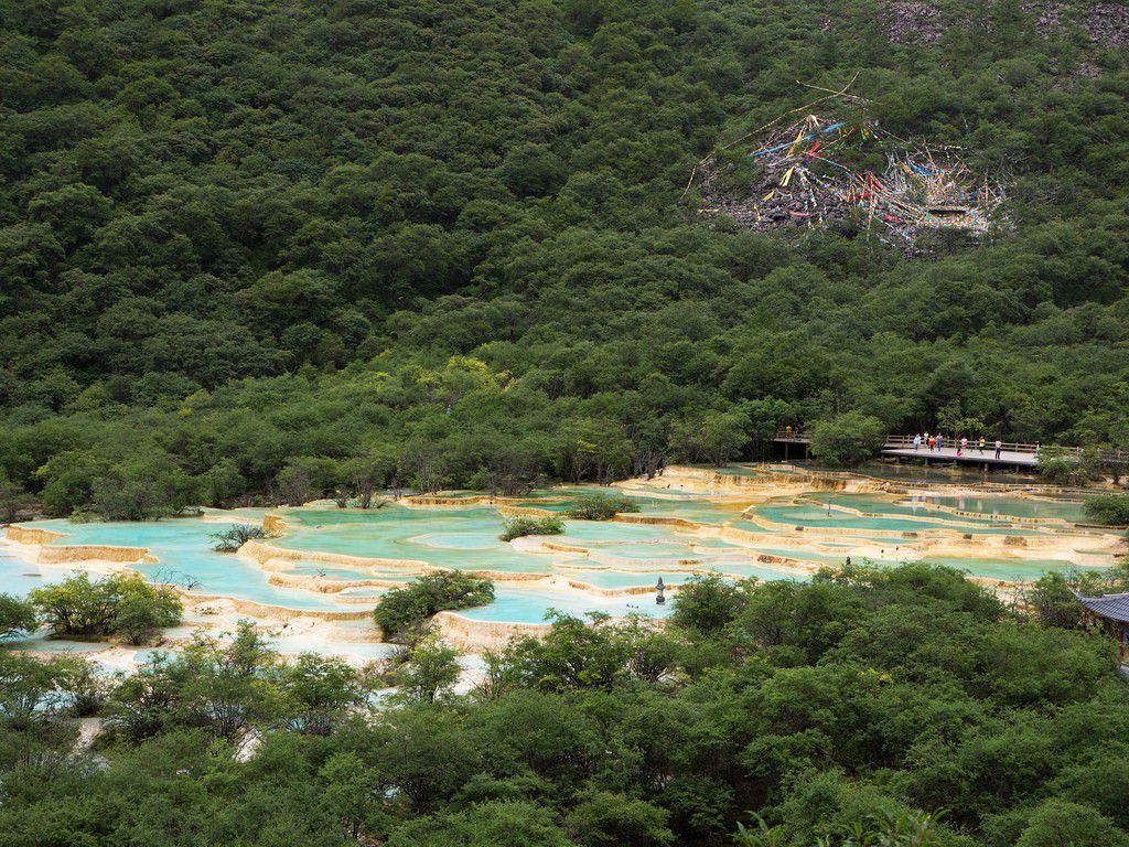 中国世界遺産・仙人が住む黄龍の見どころに迫る！自然の造形美に酔いしれよう