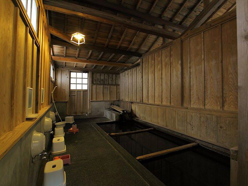 伊豆・河内温泉「金谷旅館」特集！老舗旅館の木造千人風呂でリラックス