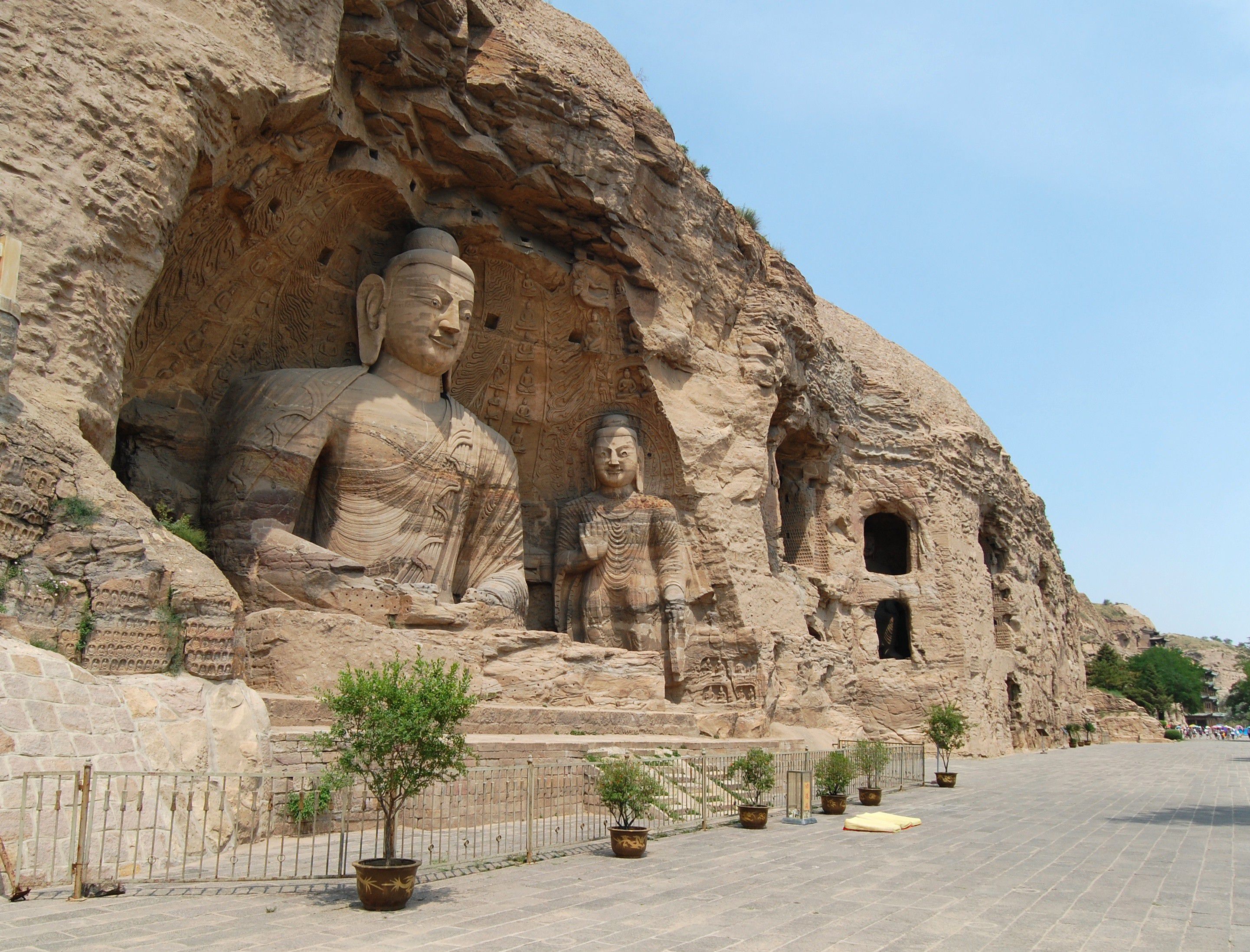 中国・雲崗石窟で巨大な仏教遺跡観光！仏教芸術の世界に浸ろう