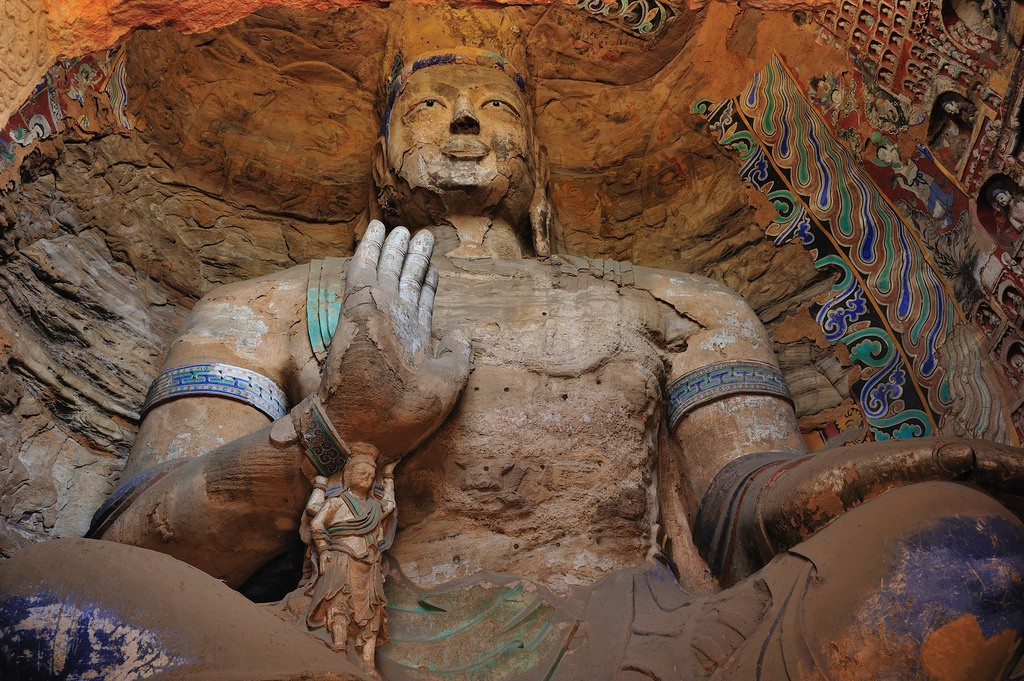 中国・雲崗石窟で巨大な仏教遺跡観光！仏教芸術の世界に浸ろう