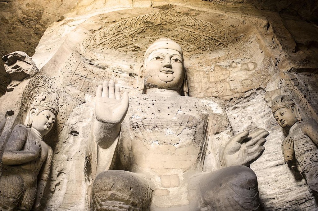 中国・雲崗石窟で巨大な仏教遺跡観光！仏教芸術の世界に浸ろう