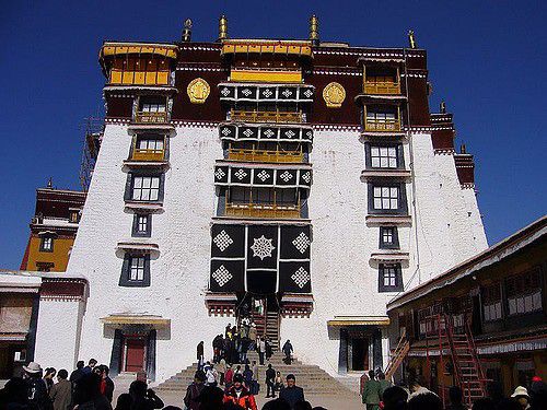 中国・ラサのポタラ宮を徹底解説！チベット仏教の聖地でダライ・ラマを感じよう