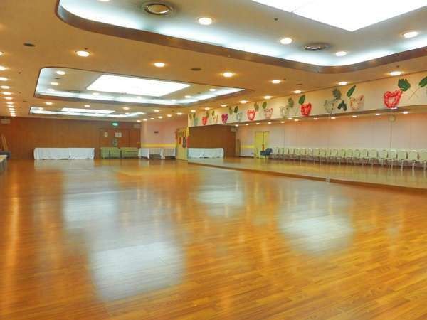 静岡・熱海温泉ダンスホール付きホテル3選！生バンドによる演奏でShall We Dance？
