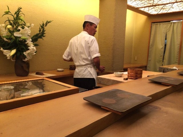 神戸で究極の逸品を！ミシュランで星を獲得したお寿司屋さん3店
