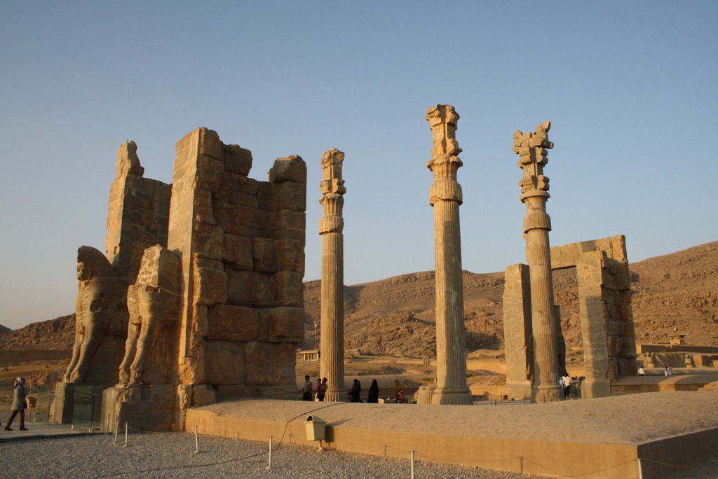 イラン・ペルセポリスの見どころ大特集！壮麗な宮殿跡が残るアケメネス朝ペルシャの遺跡群へ