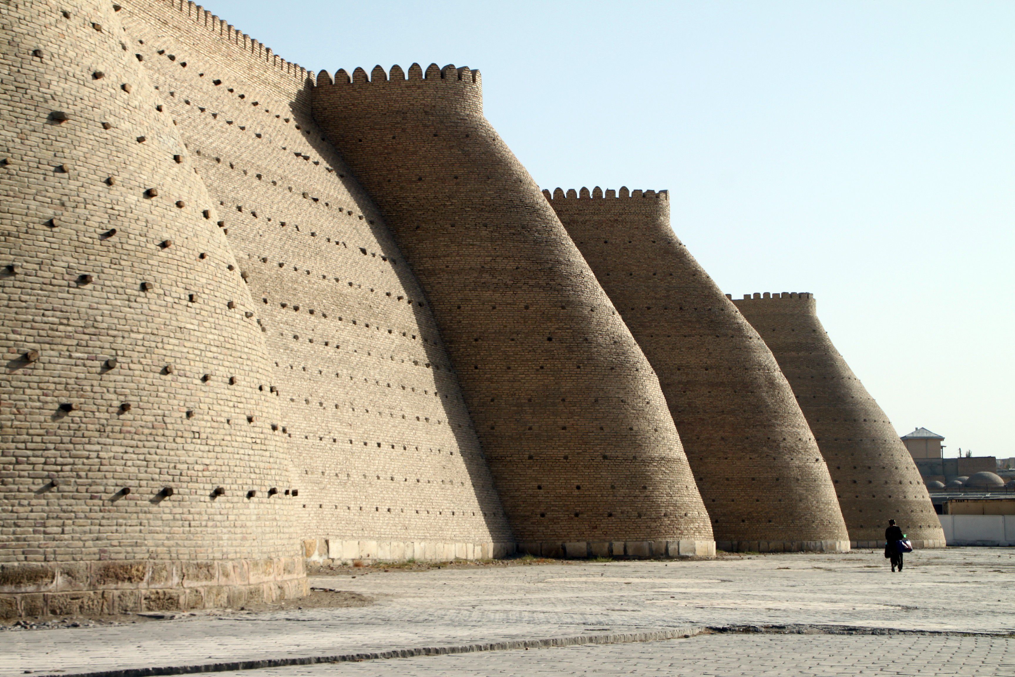 ウズベキスタン世界遺産ブハラ歴史地区観光スポットまとめ！見事なイスラム建築見学