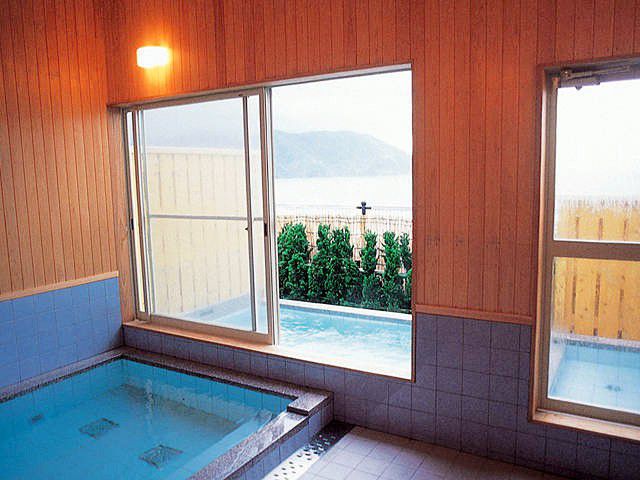 静岡県西伊豆のおすすめ日帰り温泉「なぎさの湯」！海を眺めながらの露天風呂