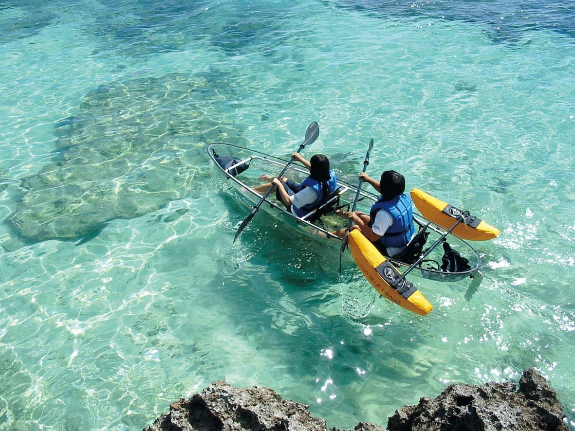 沖縄・宮古島の珊瑚を鑑賞するなら「クリアカヤック」で海面からどうぞ！