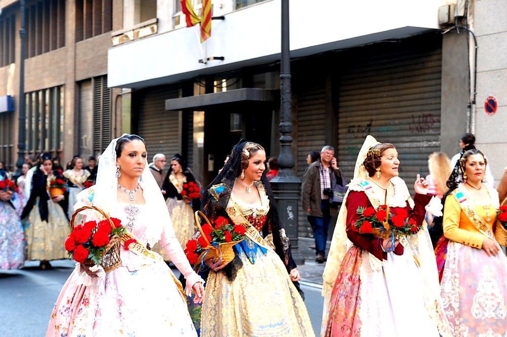 スペイン・バレンシアの火祭りファヤス！バスセロナからのバス旅行にいかが？