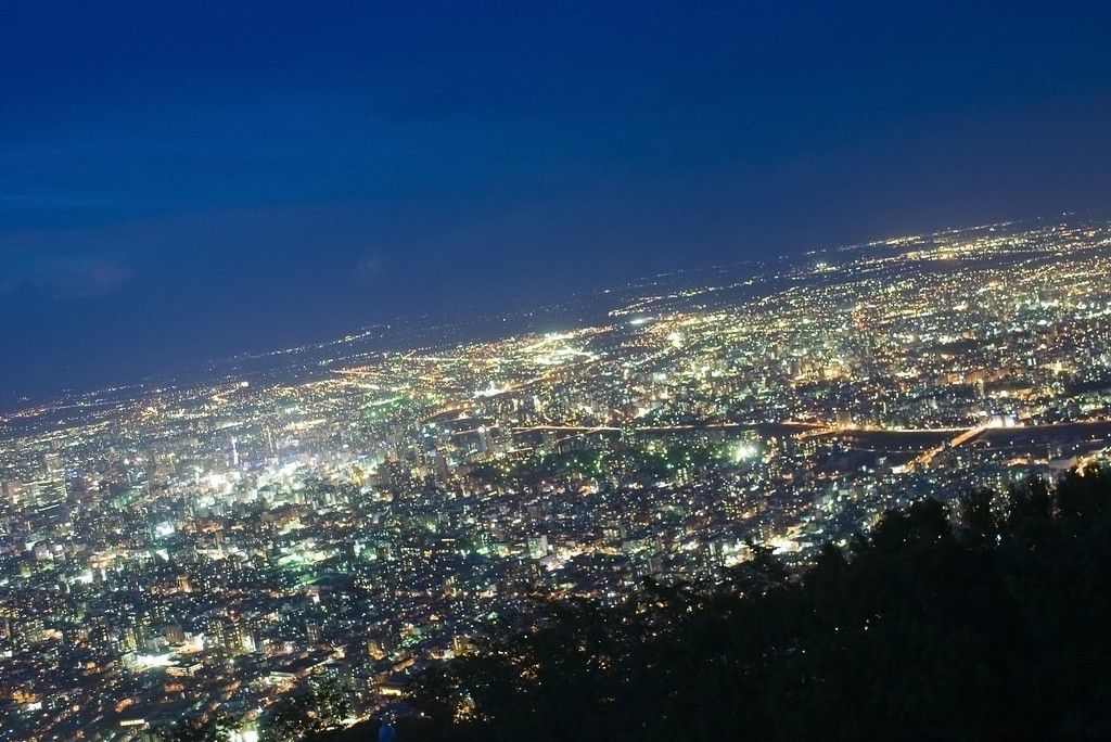 北海道札幌・藻岩山で人気夜景観賞！新・日本三大夜景を堪能しよう