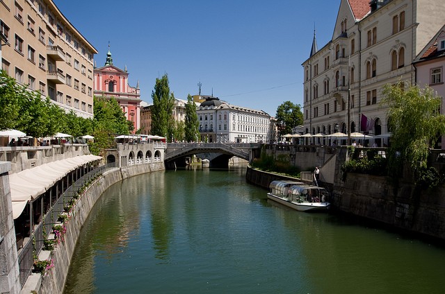 スロヴェニア首都リュブリャナ人気観光スポットまとめ！街歩き派のアナタ、必見です