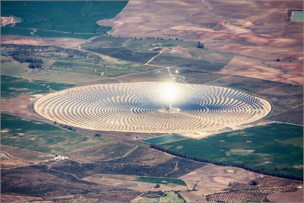スペイン・セビリアの郊外にある絶景・太陽熱発電所ヘマソラールに行こう！地上に輝く太陽が？