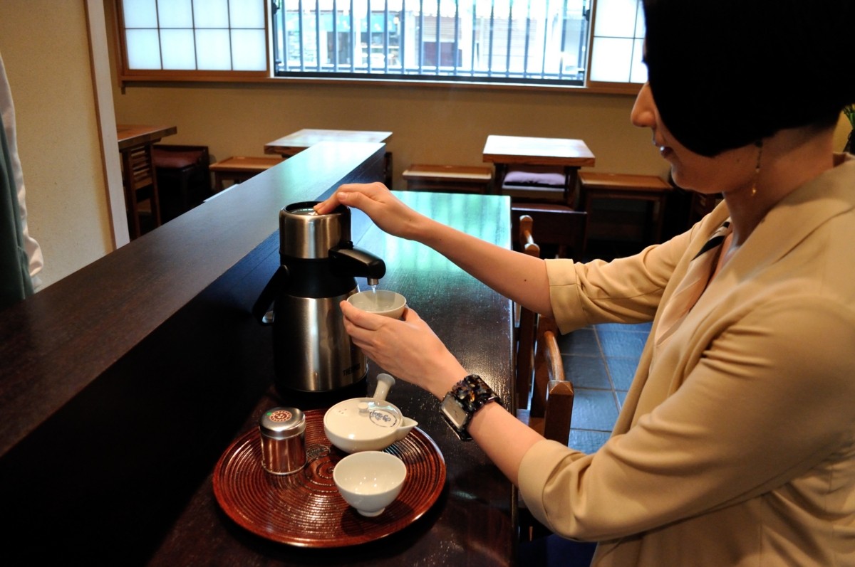 京都土産に「一保堂茶舗」いり番茶はいかが？おいしい淹れ方も伝授！