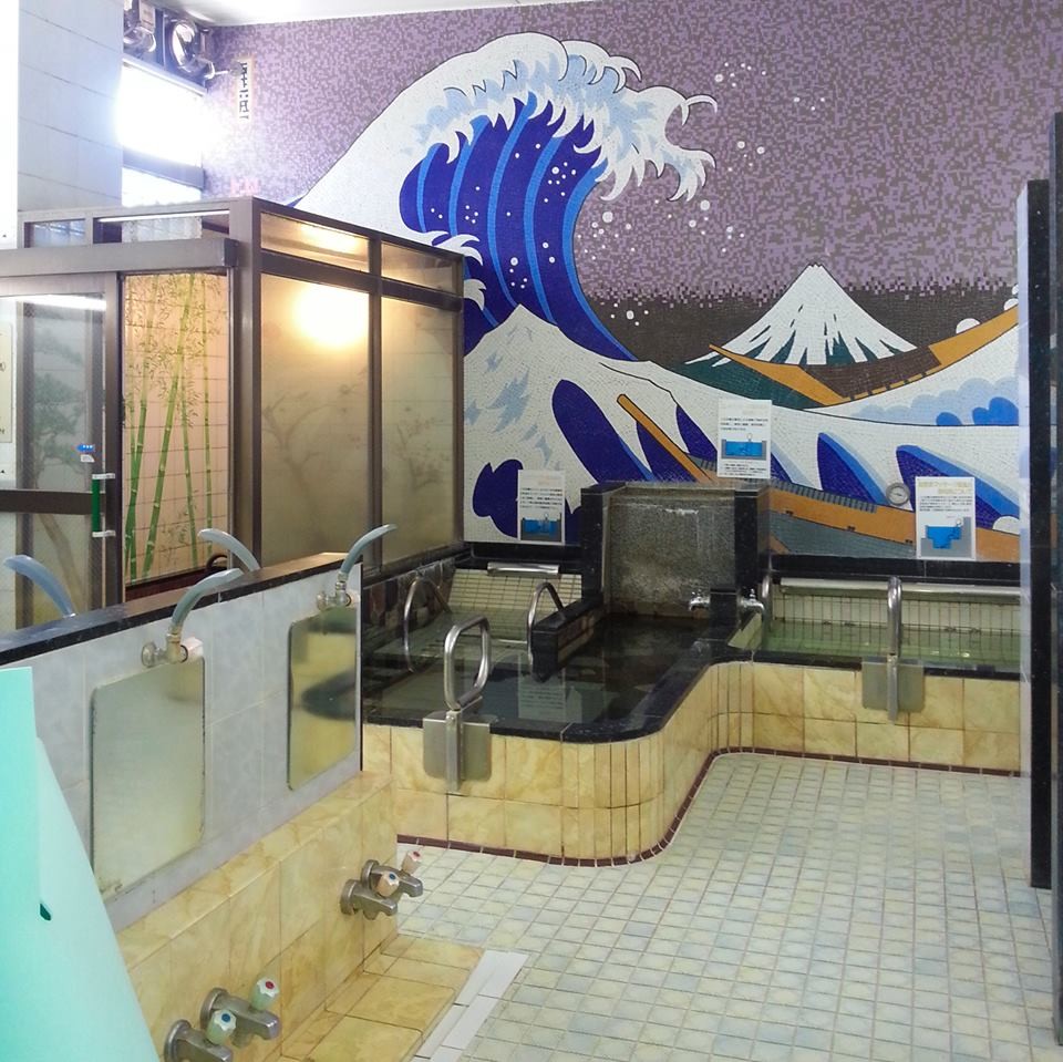 東京・品川「健康ランド八幡温泉」を徹底解剖！大迫力の壁画と黒湯でお肌スベスベ