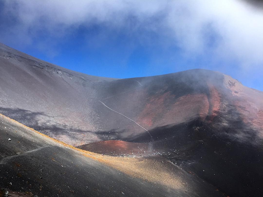 山頂登山だけじゃない！富士山の中腹絶景ポイント五・六合目と宝永山を紹介！