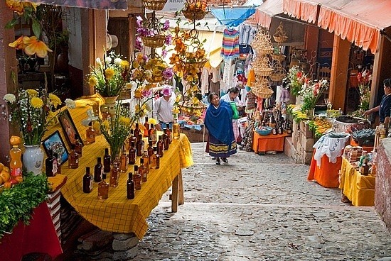 メキシコ・パツクアロの人気観光スポットおすすめ３選！先住民の文化が残る美しい島も！