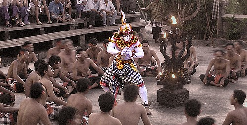 バリ旅行でおすすめのケチャダンス3選！インドネシアの伝統芸能が楽しすぎる！