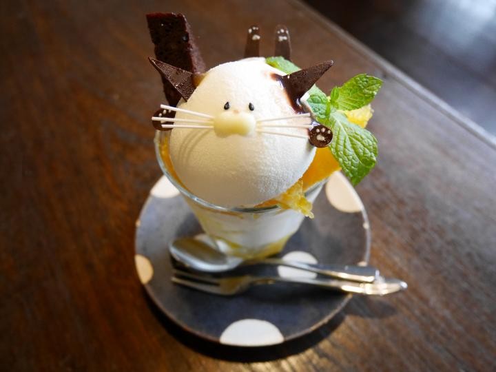 京都・町屋の人気カフェ「古書と茶房 ことばのはおと」！かわいすぎて食べられないにゃんこパフェ