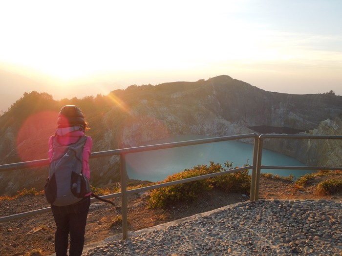 インドネシア旅行コモドドラゴンの里フローレス島で人気の観光スポット！神秘の山 クリムトゥの魅力