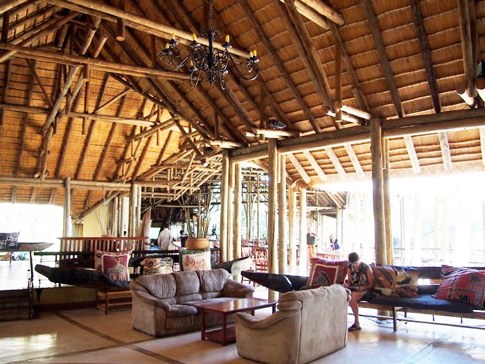 アフリカ・ボツワナの４つ星ホテル「チョベ・サファリ・ロッジ」特集！野生動物にも遭遇！