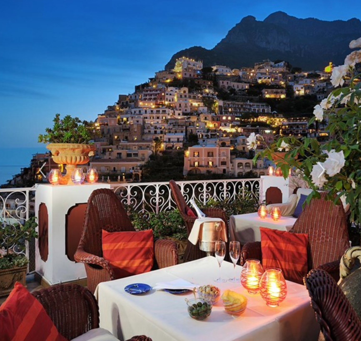 息をのむ美しさ!地中海を一望するポジターノのレストラン「ラ スポンダ(La Sponda)」