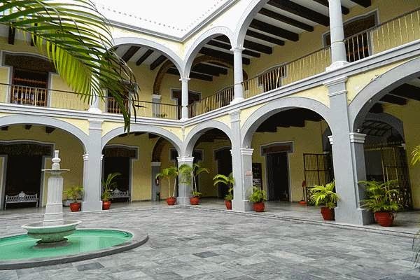 メキシコ湾観光名所ベラクルスで歴史散策を楽しもう！メキシコ初のスペイン植民地となった街を歩く