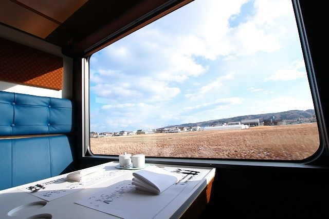 レストラン列車『東北エモーション』で青森県を旅する！予約完売状態！