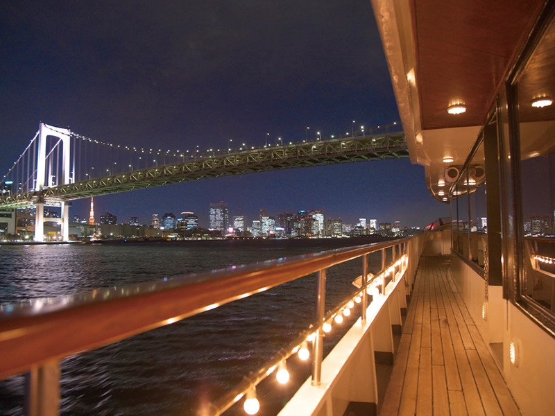 日本国内で人気の豪華船上レストラン4選！優雅なクルーズ船は結婚記念日や大切な日にぴったり♡