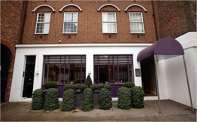ロンドン最高峰の超人気店「レストラン ゴードン・ラムゼイ」でミシュランシェフの料理を体験！