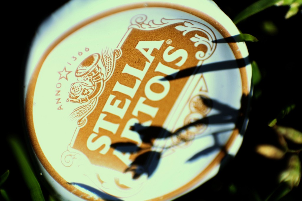 ベルギーでX'mas限定ビールを発売したステラ・アルトワ醸造所