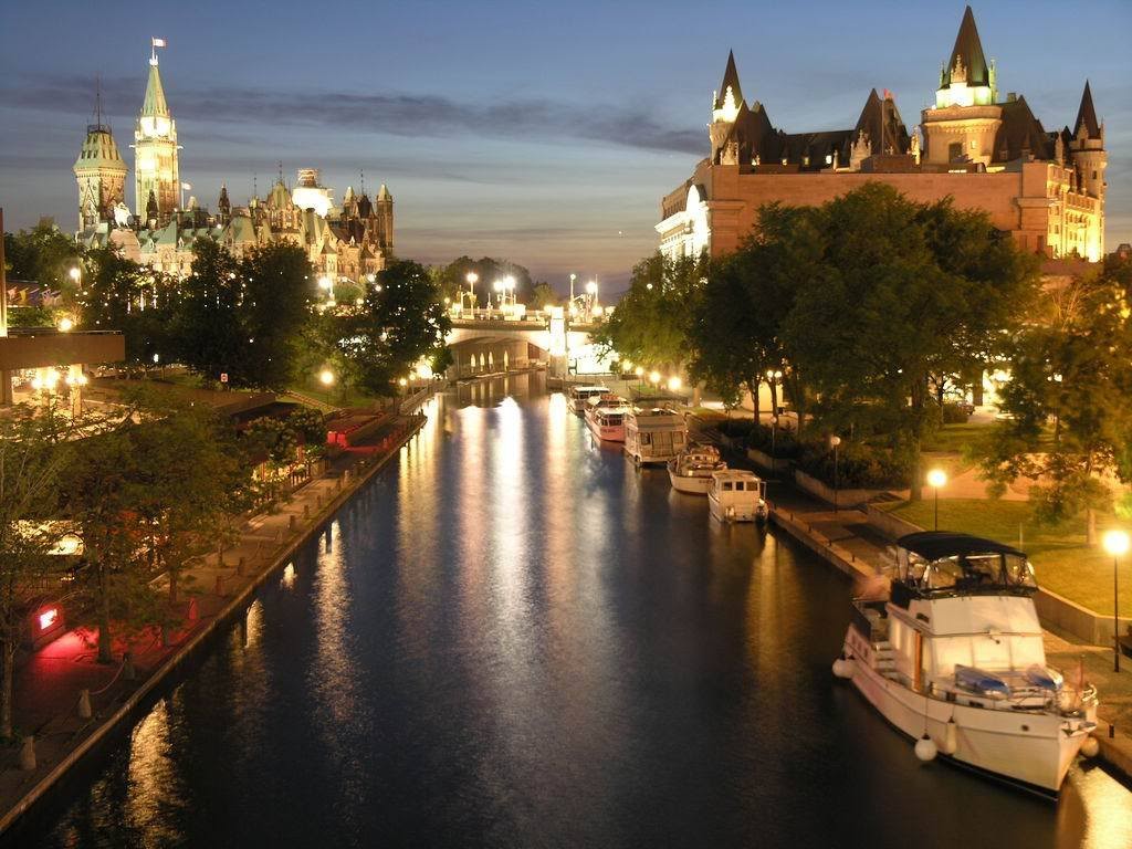 カナダ・リドー運河の注目スポット！北米最古の歴史的運河でクルージング体験を