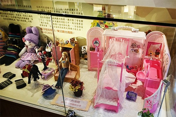 実はバービーはココで作られていた！台湾の超ローカルなバービー人形館