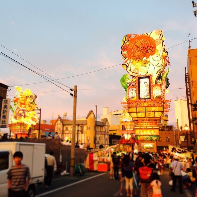 青森県五所川原市「立佞武多祭り」で大迫力の夜を！青森ねぶたとは一味違った臨場感