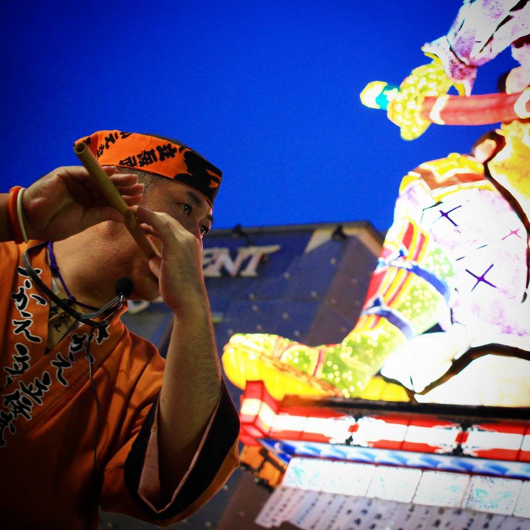 青森県五所川原市「立佞武多祭り」で大迫力の夜を！青森ねぶたとは一味違った臨場感
