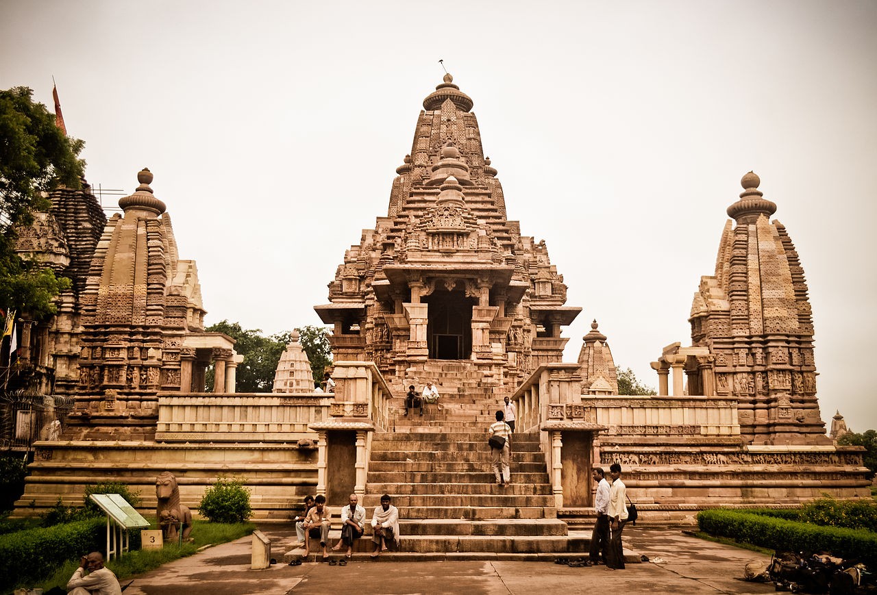 世界遺産の村インド・カジュラホ観光で行くべきおすすめ寺院４選
