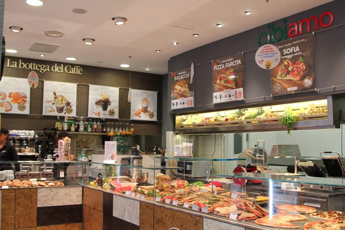 イタリア・ナポリ中央駅で行くべきおすすめカフェ、薬局、雑貨屋７店