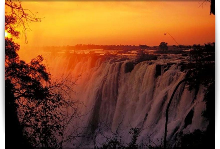 アフリカ・ジンバブエとザンビアの絶景！モシ・オ・トゥニャ / ヴィクトリアの滝