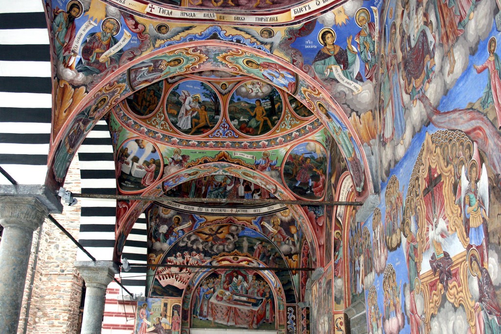 ブルガリアの必見観光スポット「リラ修道院」特集！ポップでキュートな姿にギャップ萌え！