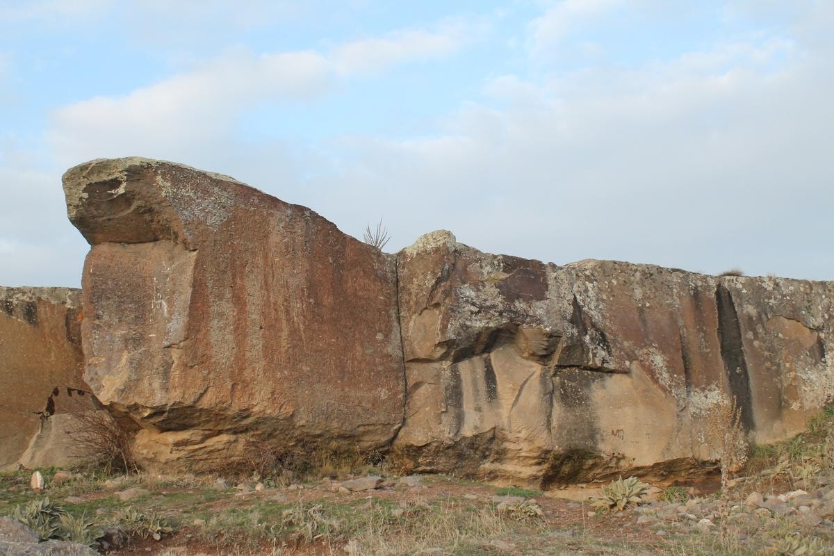 トルコ・カッパドキア旅行の穴場！入場無料のタトラリン地下都市とトパダ古代の岩文字