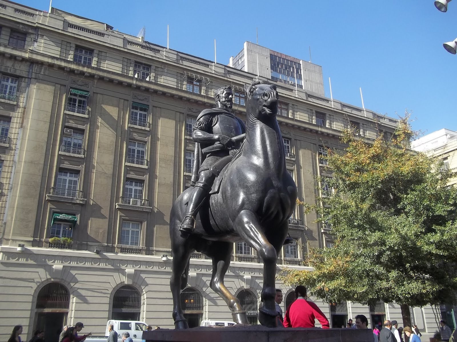 チリの首都サンティアゴ旧市街で人気の歴史観光スポット散策！ここから始まるチリ観光