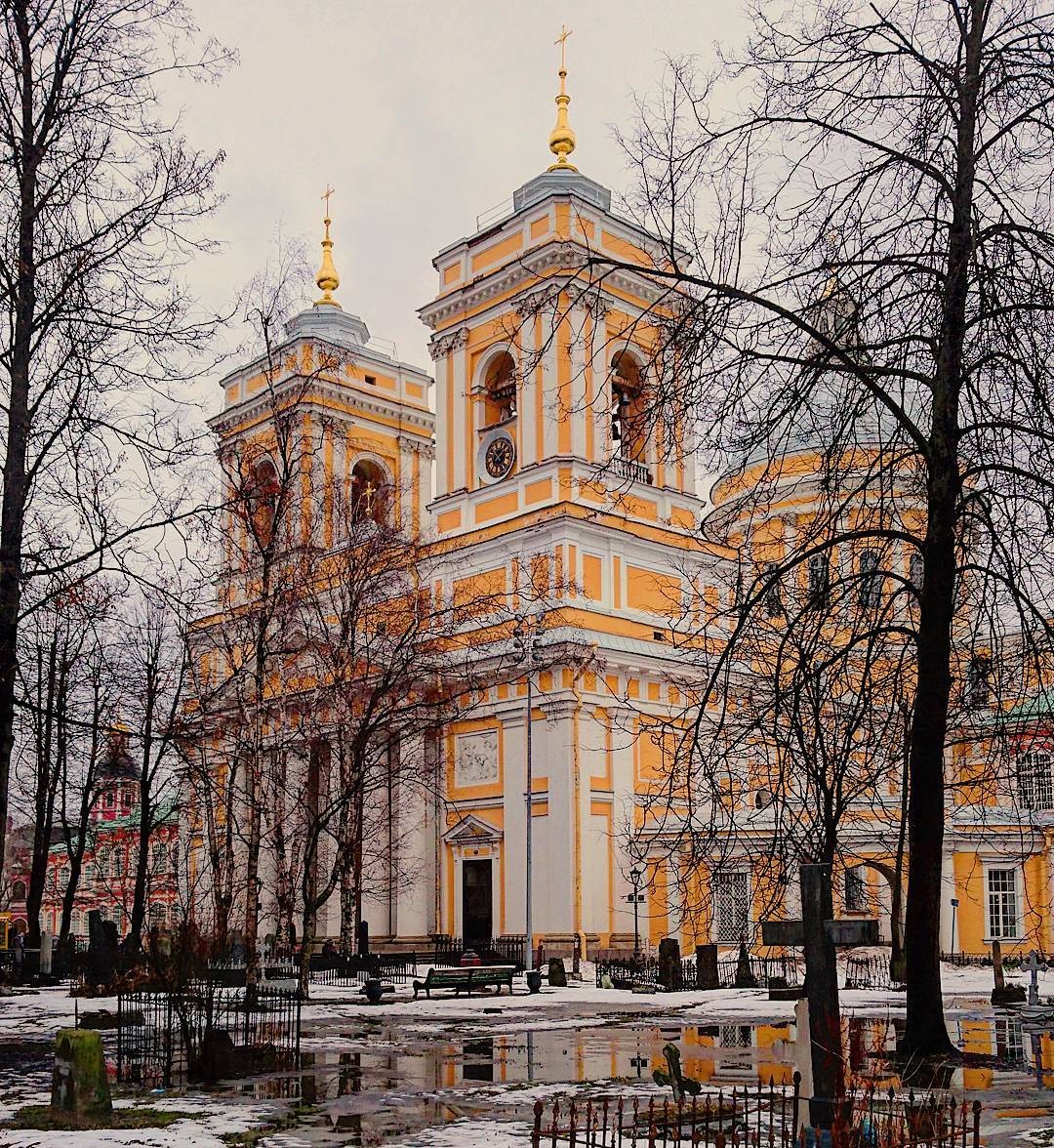 ロシア・サンクトペテルブルク旅行なら必見の観光スポット！修道院＆聖堂3選