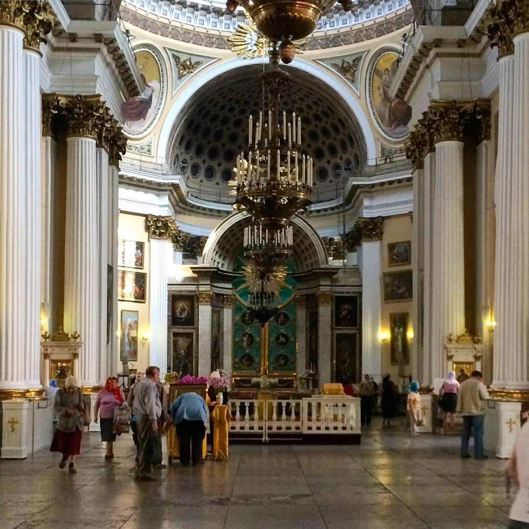 ロシア・サンクトペテルブルク旅行なら必見の観光スポット！修道院＆聖堂3選