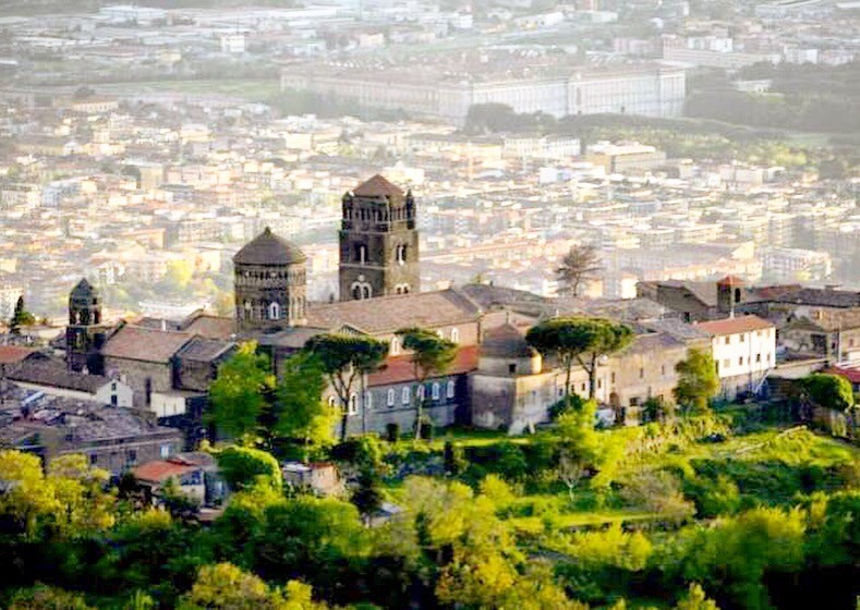【イタリア】ナポリを見渡す中世の町『カゼルタヴェッキア』絶景スポット