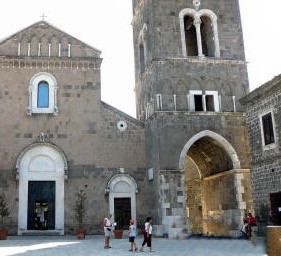【イタリア】ナポリを見渡す中世の町『カゼルタヴェッキア』絶景スポット