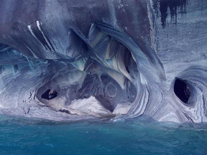 南米チリの秘境！青く輝く大理石の洞窟 