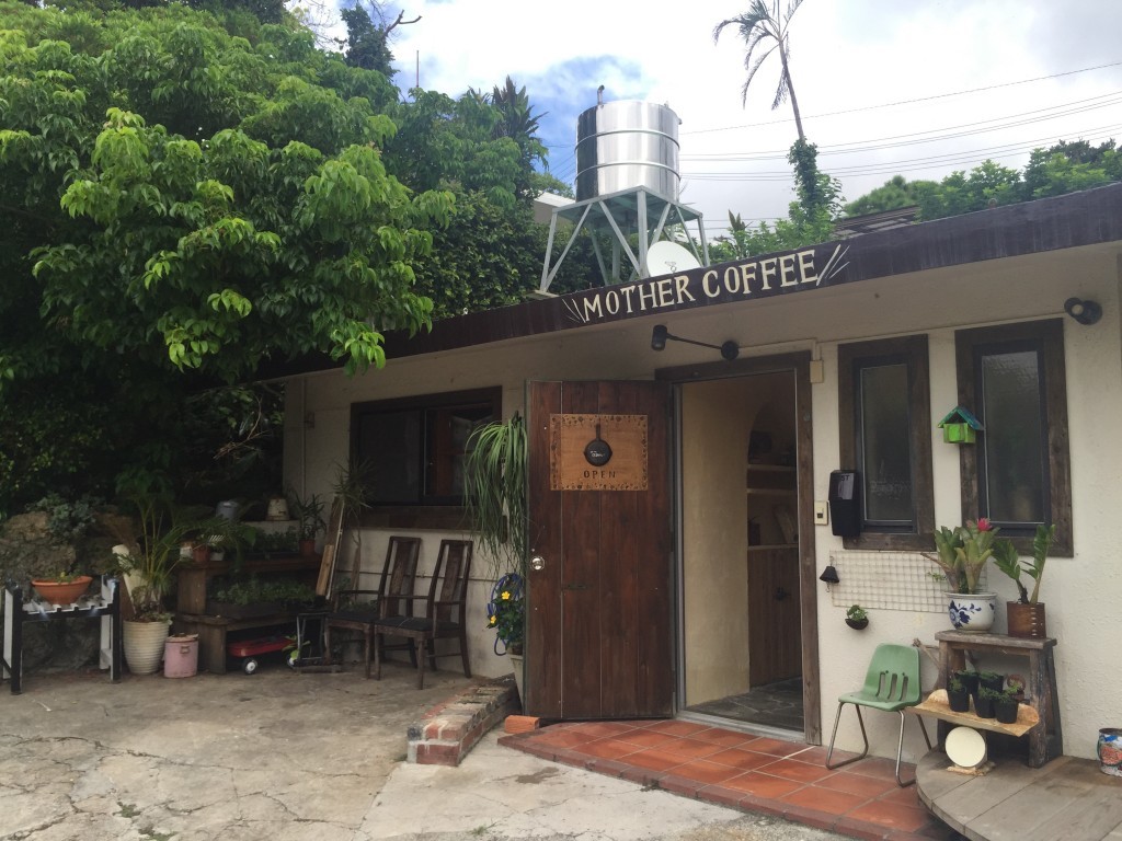沖縄中部エリアで人気のカフェ2選！沖縄在住者がおすすめのワンちゃんにも会える素敵カフェ