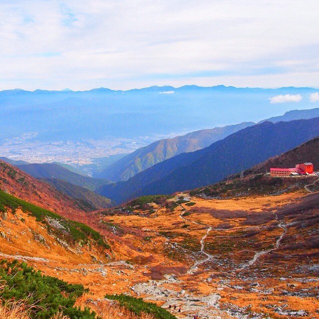 秋の長野「中央アルプス千畳敷カール」の紅葉絶景旅プラン！雲上の世界の魅力に迫る