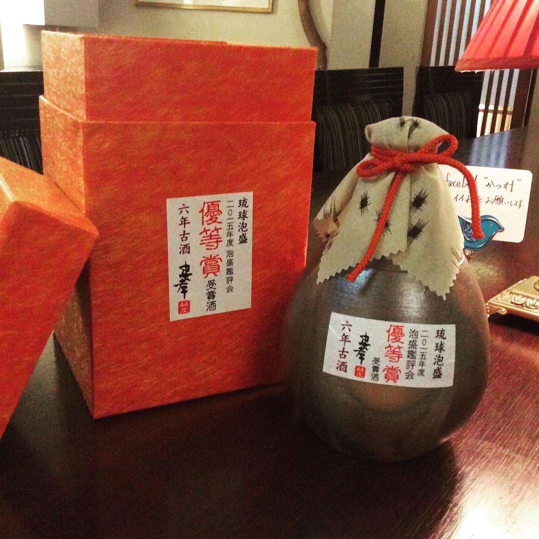 沖縄で琉球泡盛の工場見学！「くぅーすの杜・忠孝蔵」でお土産も買える！